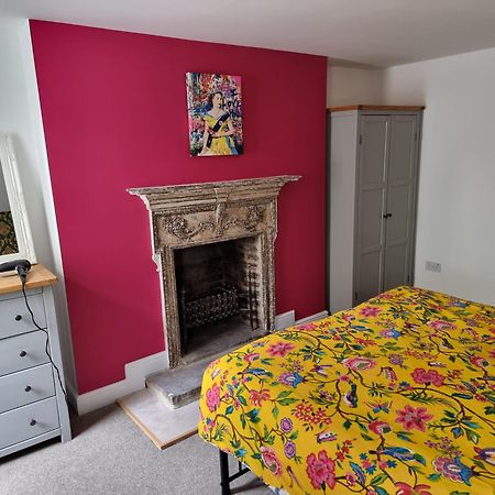 Entire Ground Floor Flat, Free Off-Street Parking And Large Garden Apartamento Londres Exterior foto